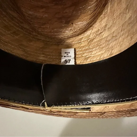 Fedora - Picture 3 of 3